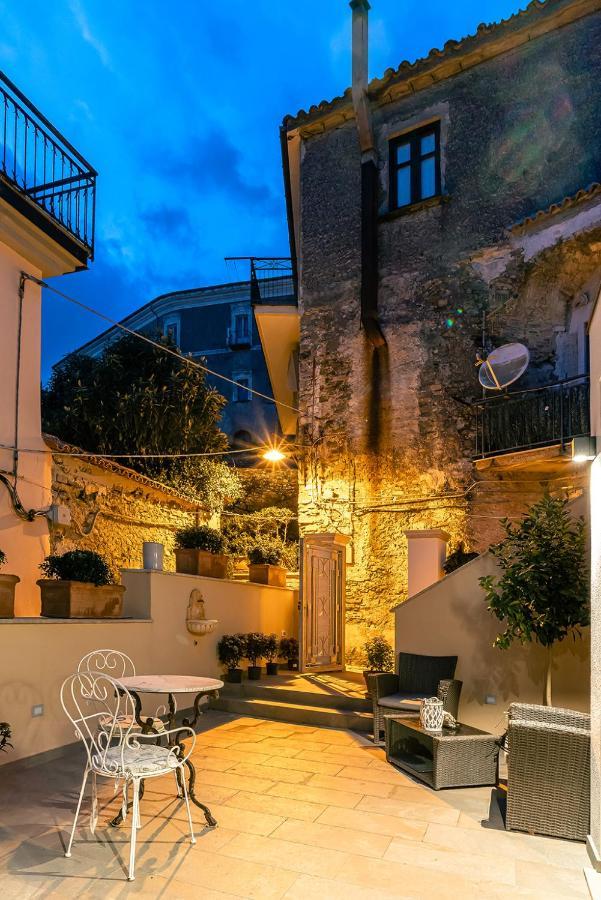 De Gulia Charme And Relax Bed & Breakfast Castellabate Exterior photo